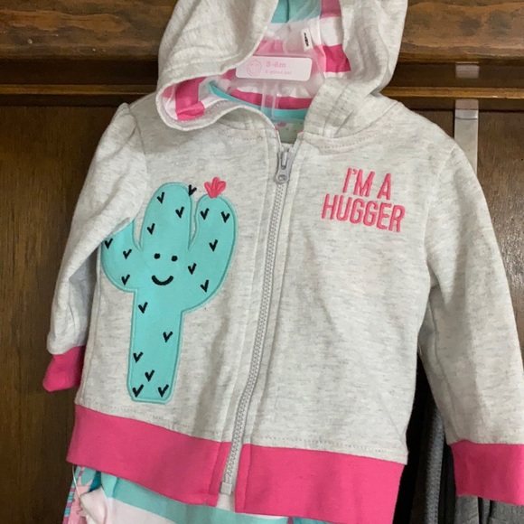 Baby girl’s 4 piece set